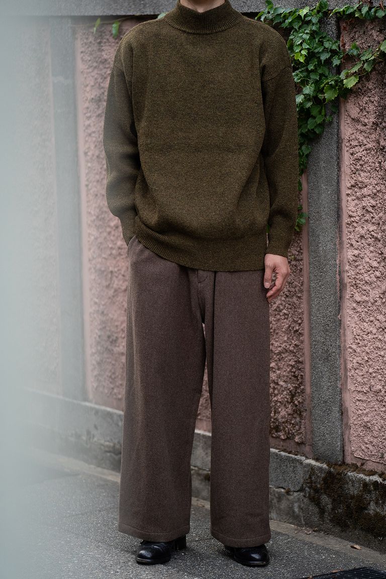 176cm、58kgの細身男性でLサイズを着用しております。