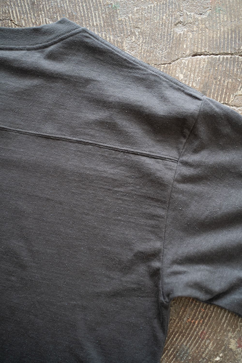 【ラスト1点】【24SS】シルク混フットボールTシャツ(CHARCOAL)