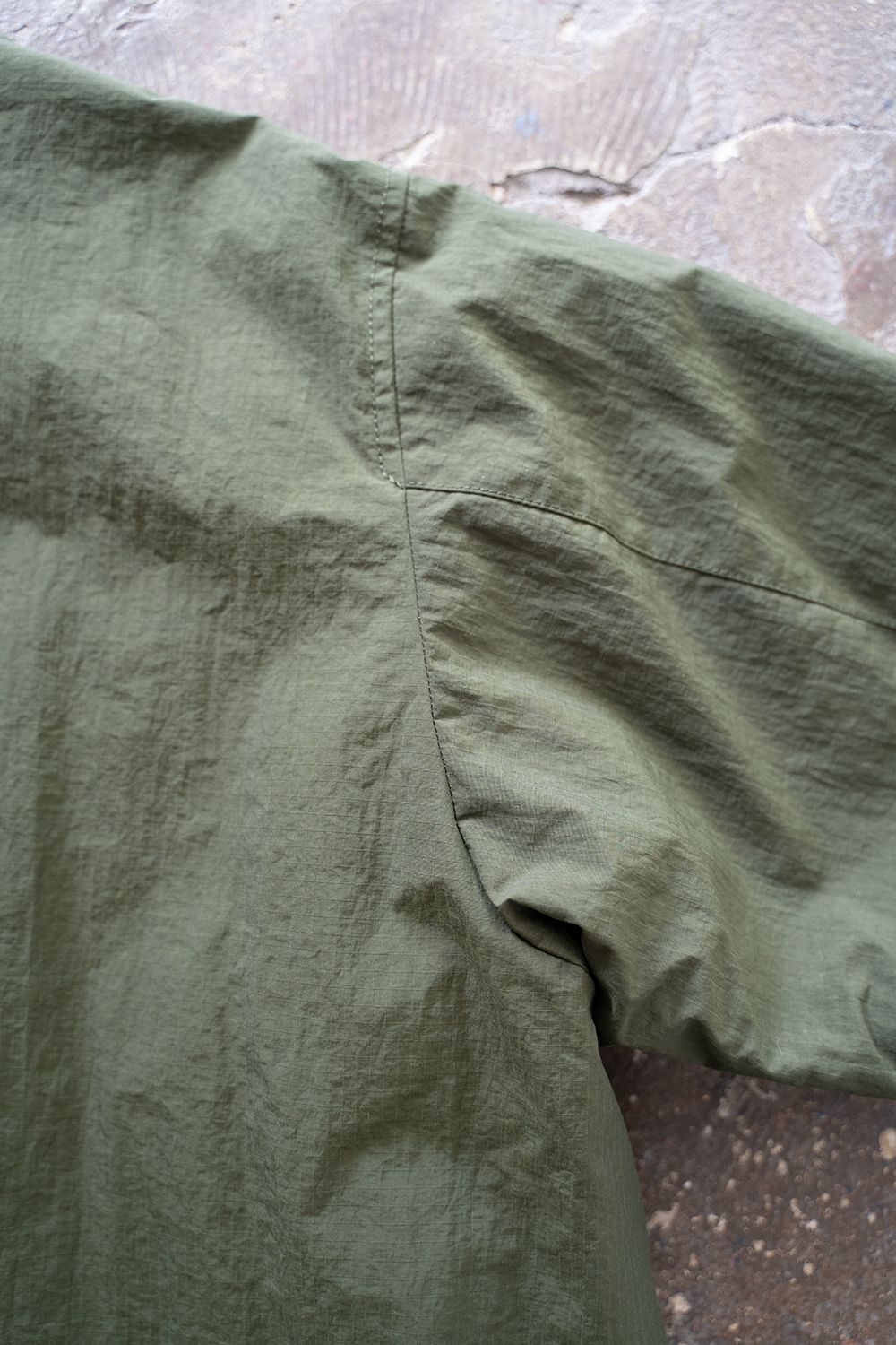 【ラスト1点】【23AW】Water Proof Rip Stop Nylon Stand Coat/撥水リップストップナイロンスタンドコート(KHAKI)【ユニセックス】