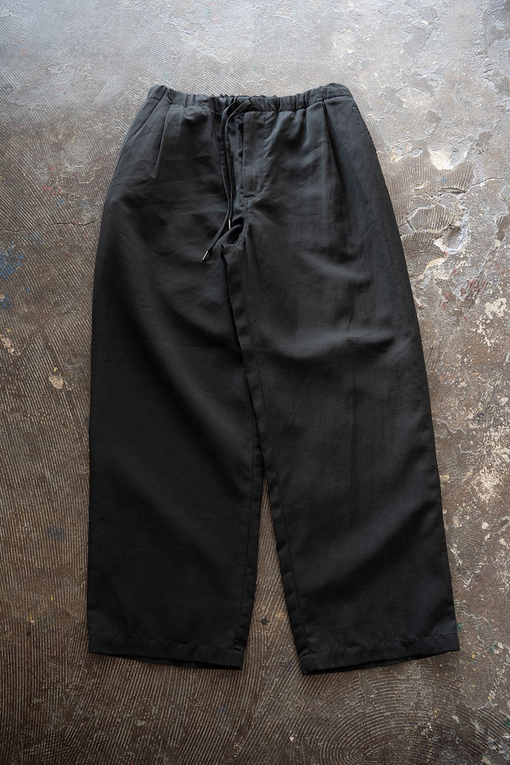 【26SS】ピグメントプリントタックイージーパンツ(BLACK)