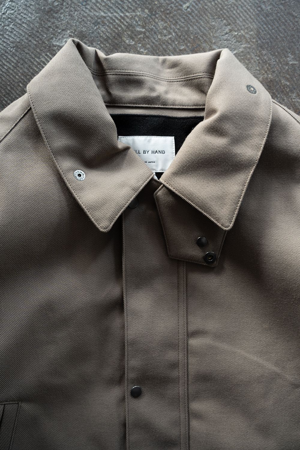 【25AW】コットン×ポリエステルショートブルゾン(GREIGE)