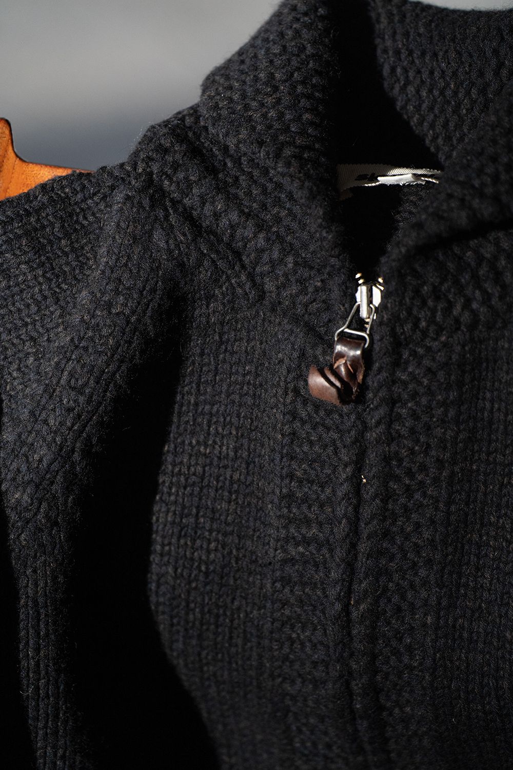【ラスト1点】yak/lambs multi ply HAND KNITTING cowichan sweater(DARK NAVY)