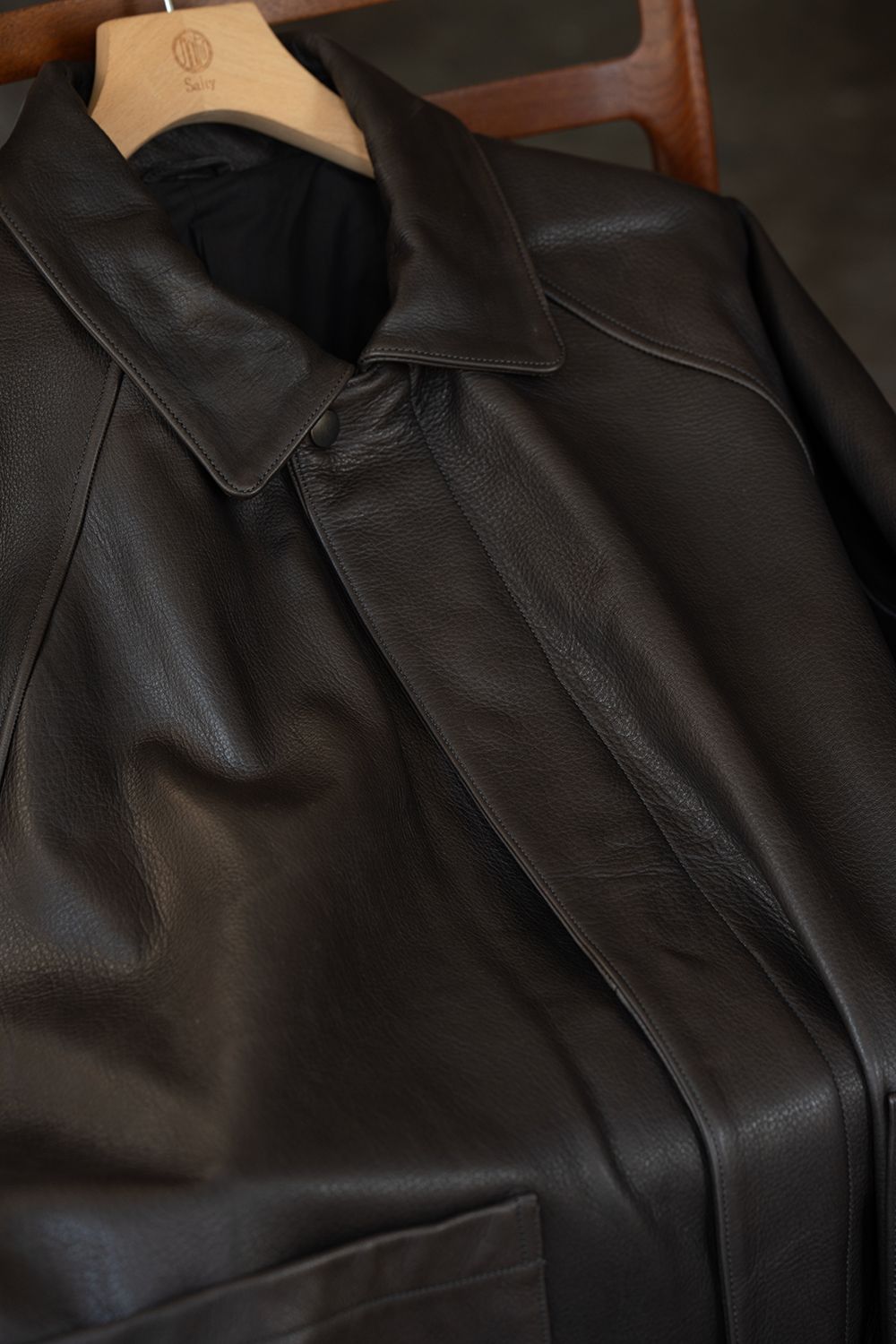 【26AW】カウレザーハーフコート(BROWN CHARCOAL)