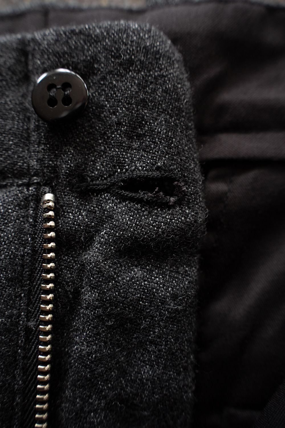 【ラスト1点】【26AW】Wool 2Tuck Trousers(CHARCOAL)