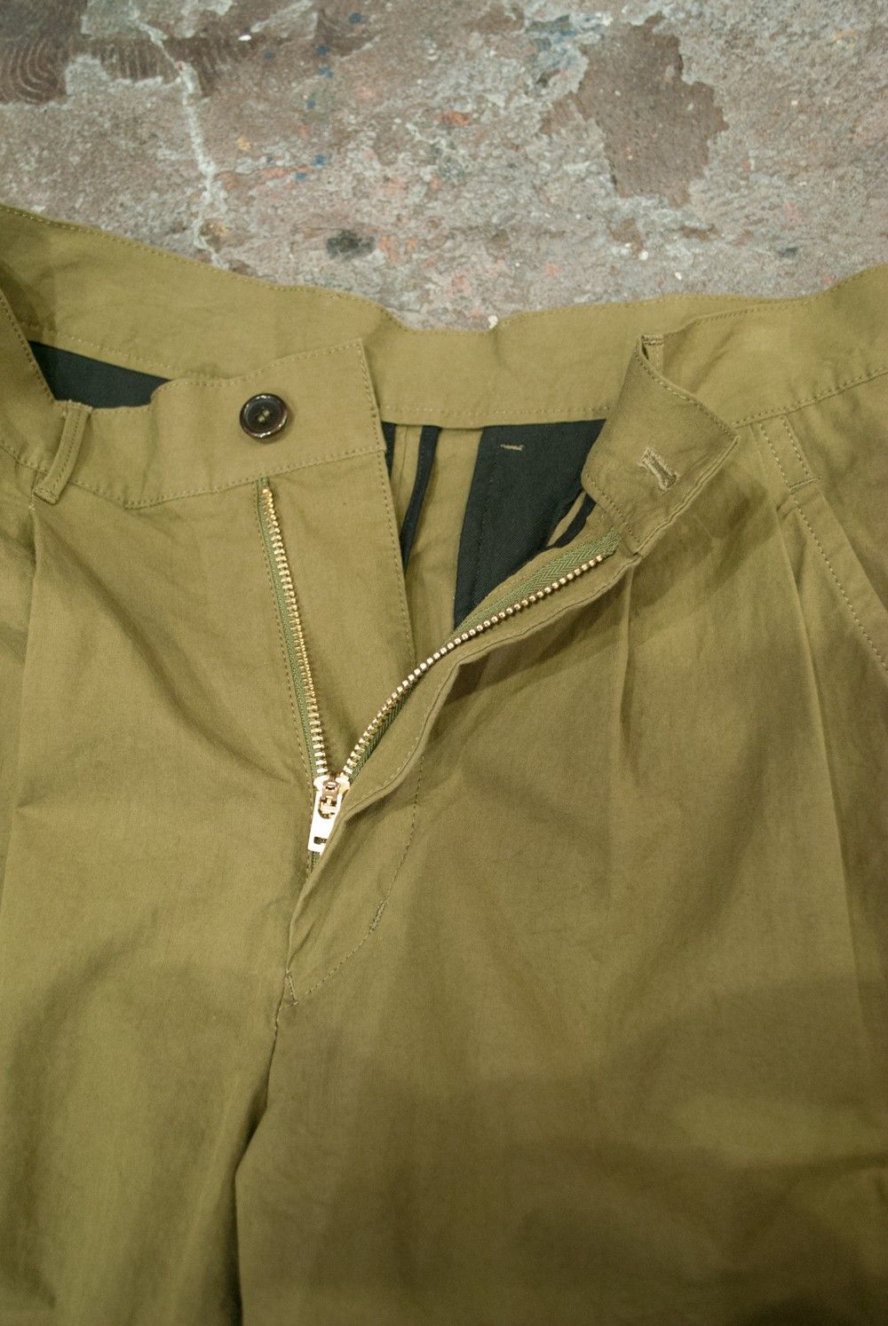 【16SS】TRAVELER TUCK PANTS(KHAKI)