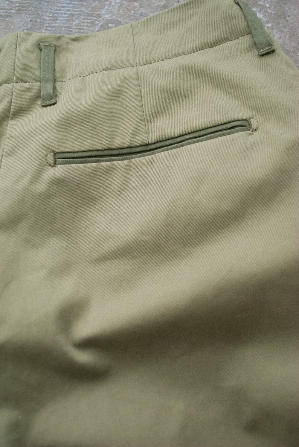 【ラスト1点】Bi Color Double Tuck Pants(KHAKI)【ユニセックス】