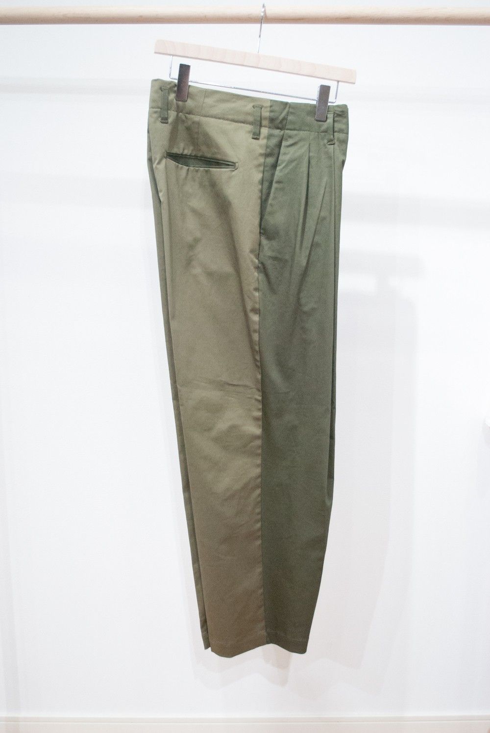 KHONOROGICA - 【ラスト1点】Bi Color Double Tuck Pants(KHAKI)【ユニ 