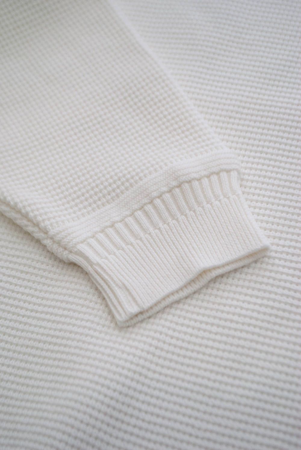 YASHIKI - 【ラスト1点】【定番作品】Waffle Crew neck Knit(WHITE