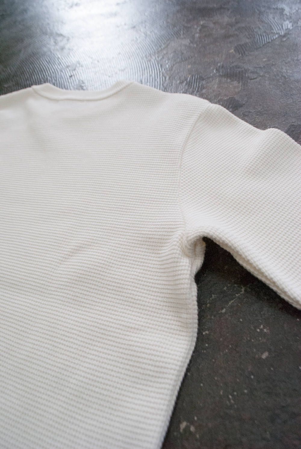 YASHIKI - 【ラスト1点】【定番作品】Waffle Crew neck Knit(WHITE