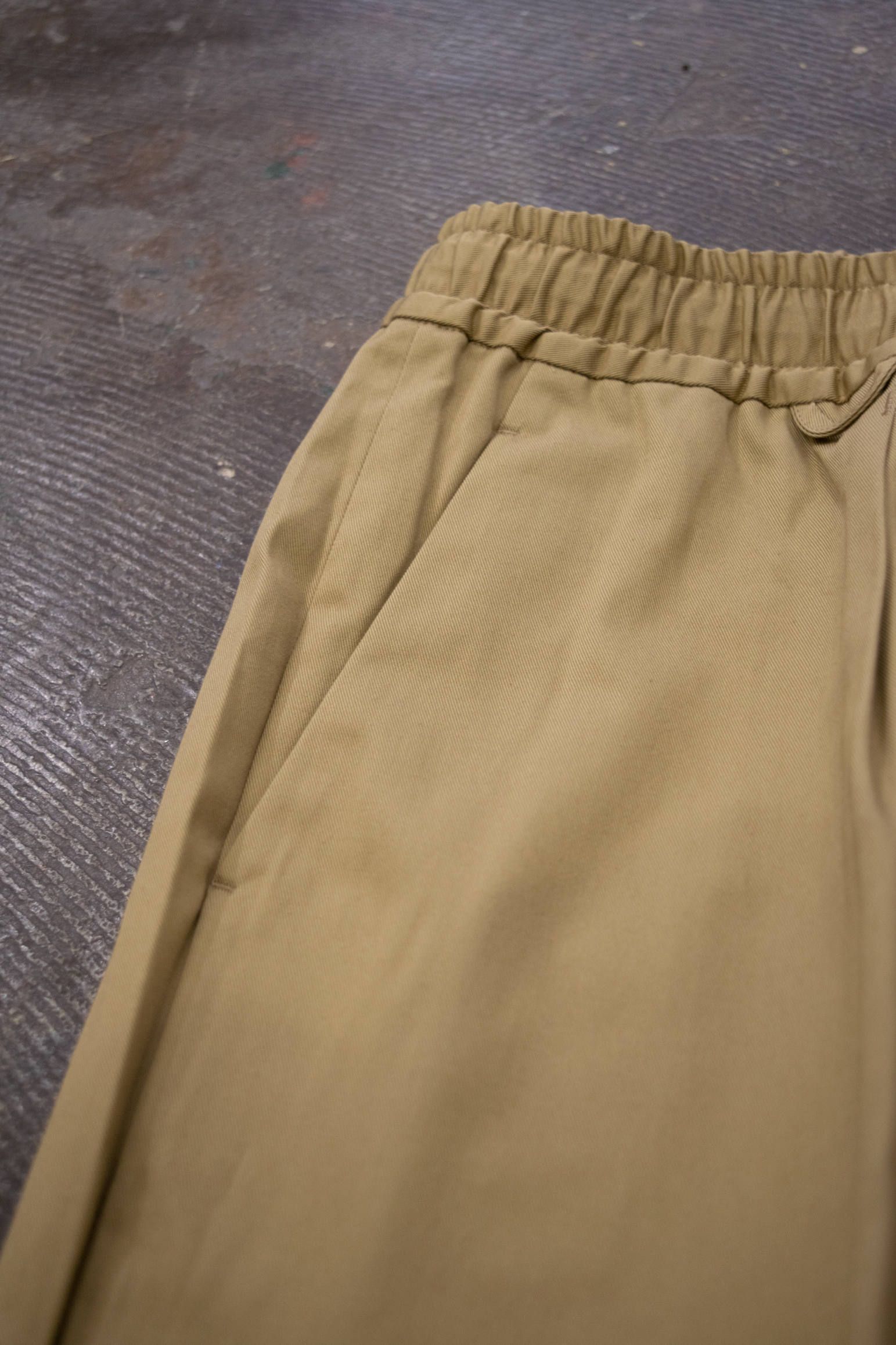 【ラスト1点】INTUCK SLACKS WIDE/ワイドテーパードイージーパンツ(KHAKI)