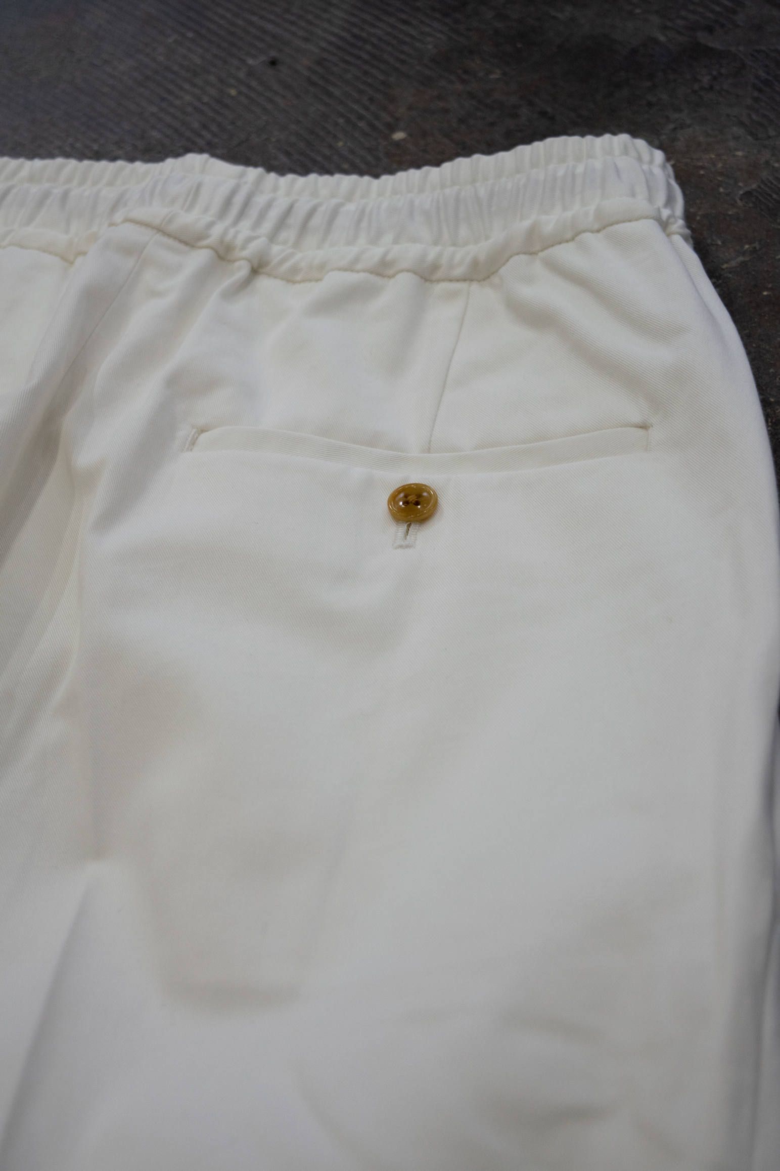 【ラスト1点】INTUCK SLACKS/テーパードイージーパンツ(OFF WHITE)