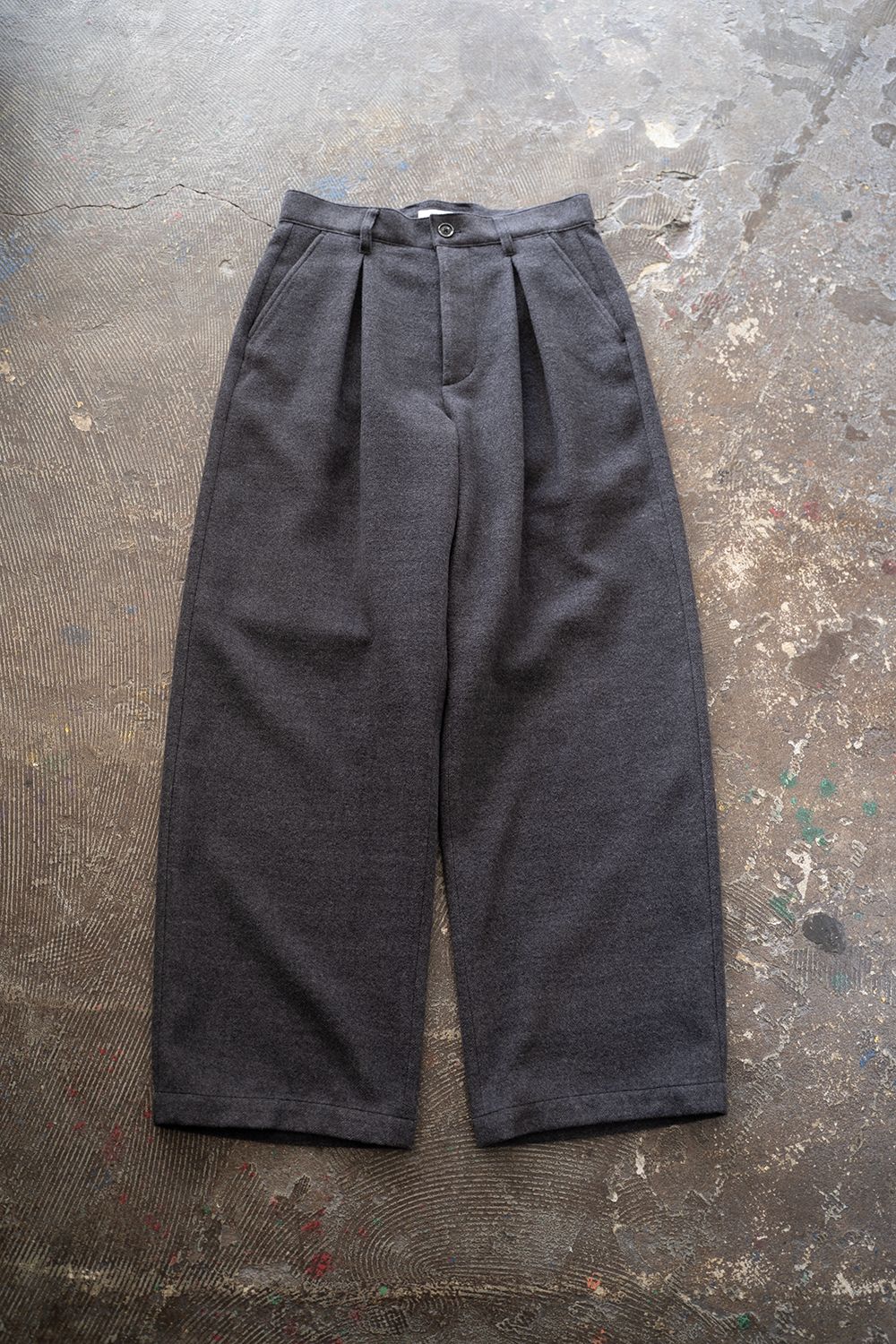 【25AW】2-Tack Wide Trousers/2タックワイドトラウザーズ(CHARCOAL)