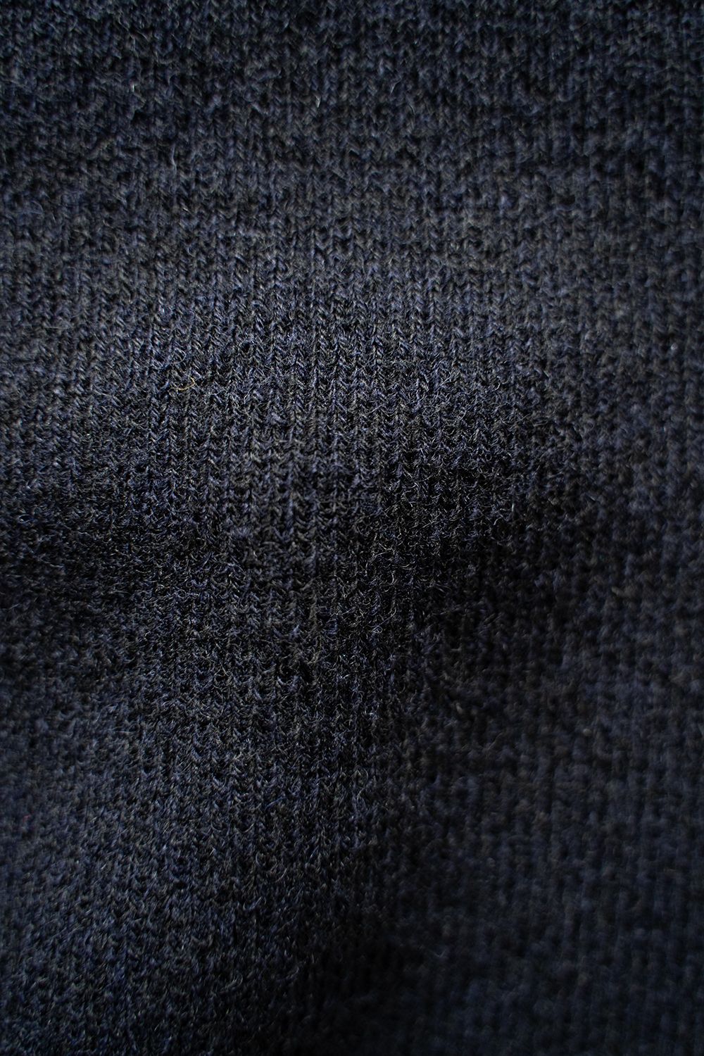 【ラスト1点】Hard twisted Shetlandwool cross V neck sweater(NAVY)