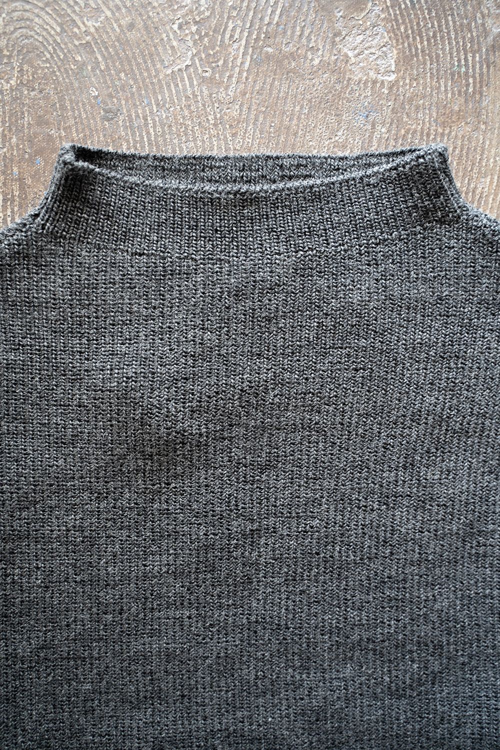 【ラスト1点】【22AW】ロービング糸ボトルネックニット(CHARCOAL)