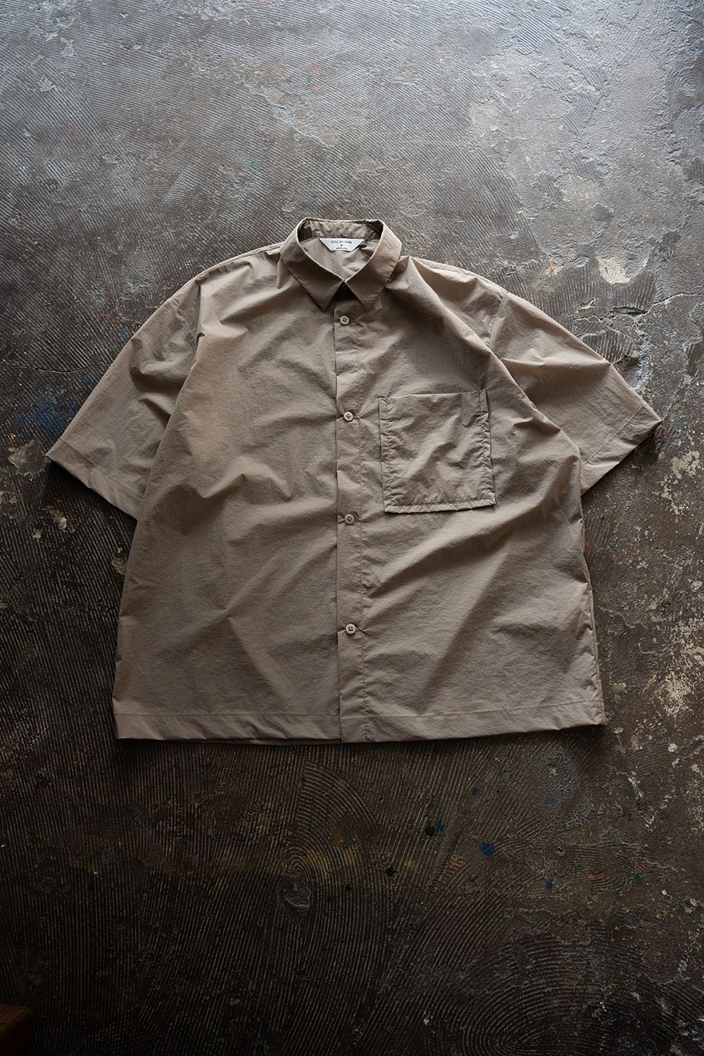 【26SS】ストレッチナイロン半袖シャツ(GREIGE)