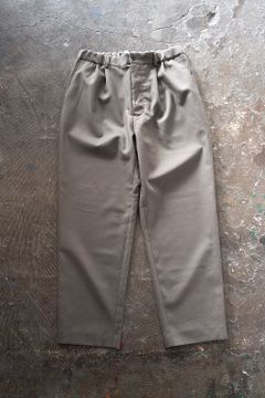 【ラスト1点】【22AW】ウールタッサー2タックイージーパンツ(GREIGE)