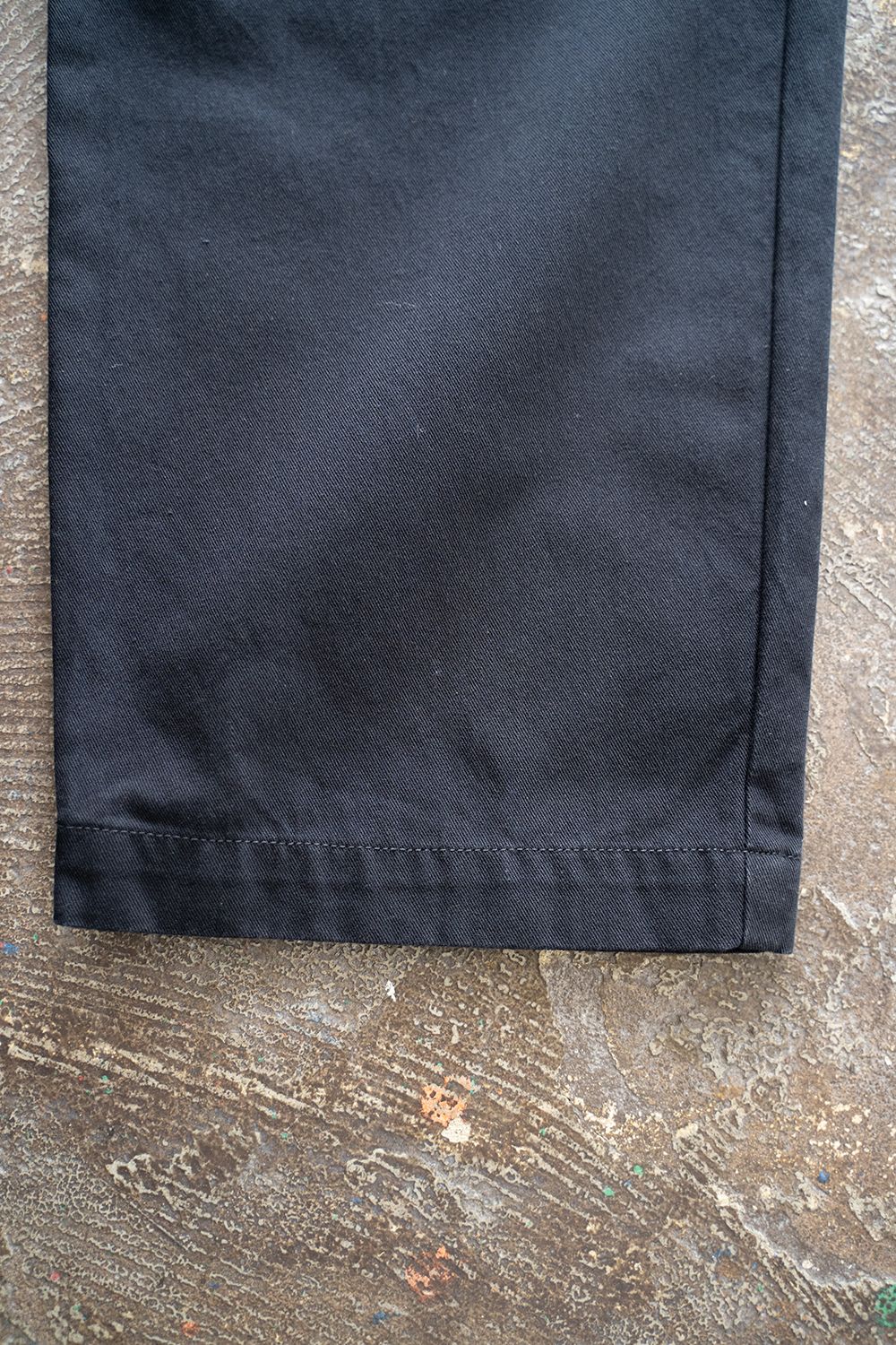 【ラスト1点】【22AW】2タックギャバジンパンツ(BLACK NAVY)