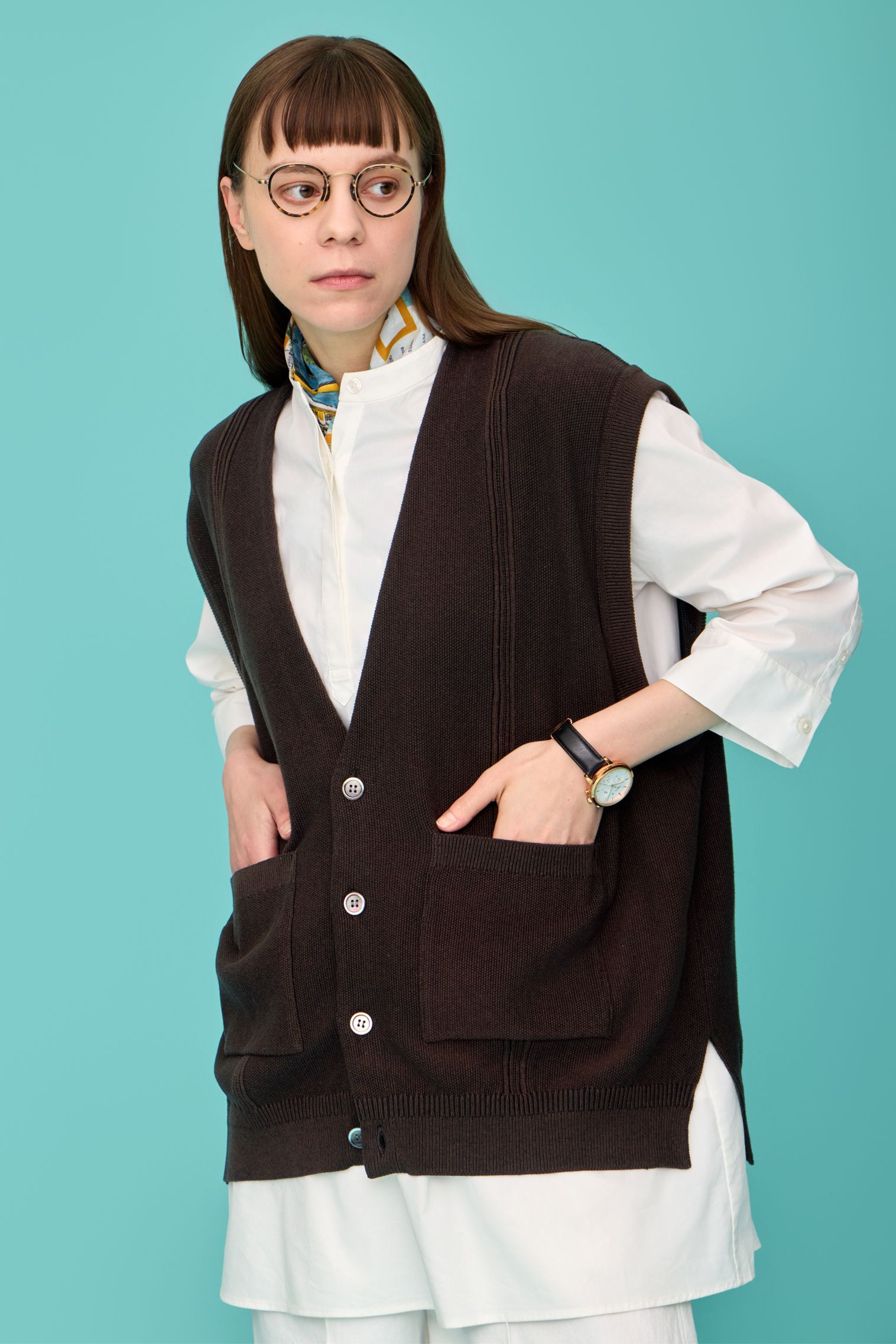 YASHIKI - 【ラスト1点】【26SS】Shirotsume V-neck Vest(BROWN) | Salty