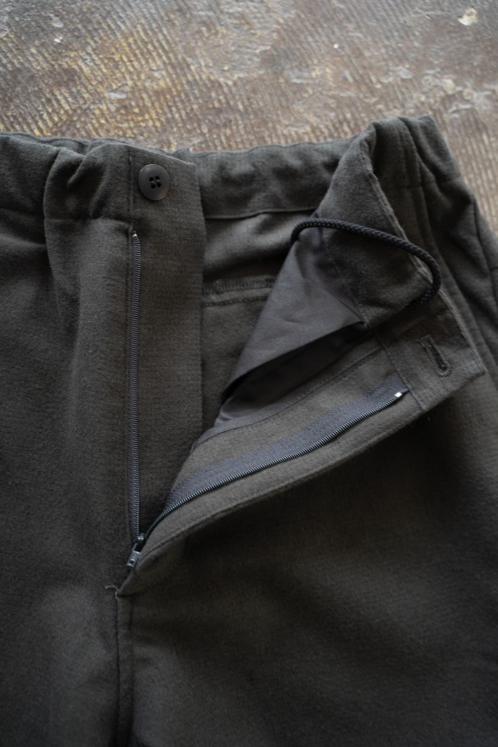 【24AW】ウール×コットンイージーパンツ(CHARCOAL)