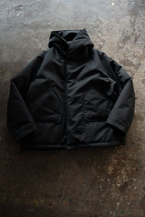 【26AW】シンサレートフーデッドブルゾン(BLACK)
