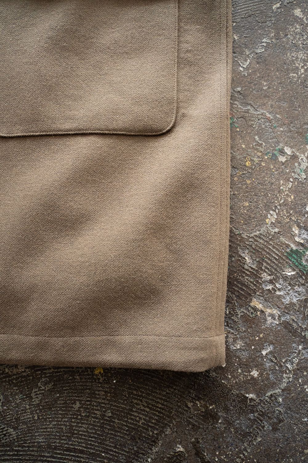 【25AW】ウール×ナイロンステンカラーコート(KHAKI BEIGE)