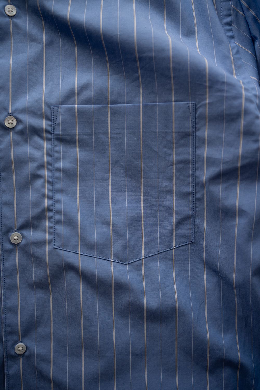 【26SS】ブロードレギュラーカラーシャツ(BLUE STRIPE)
