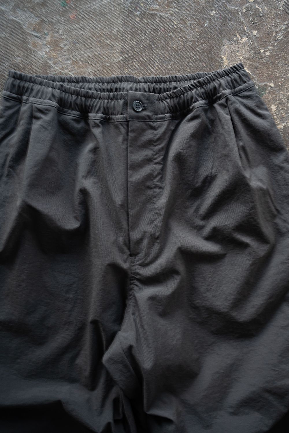 【25AW】タスランナイロンニータックイージーパンツ(CHARCOAL)