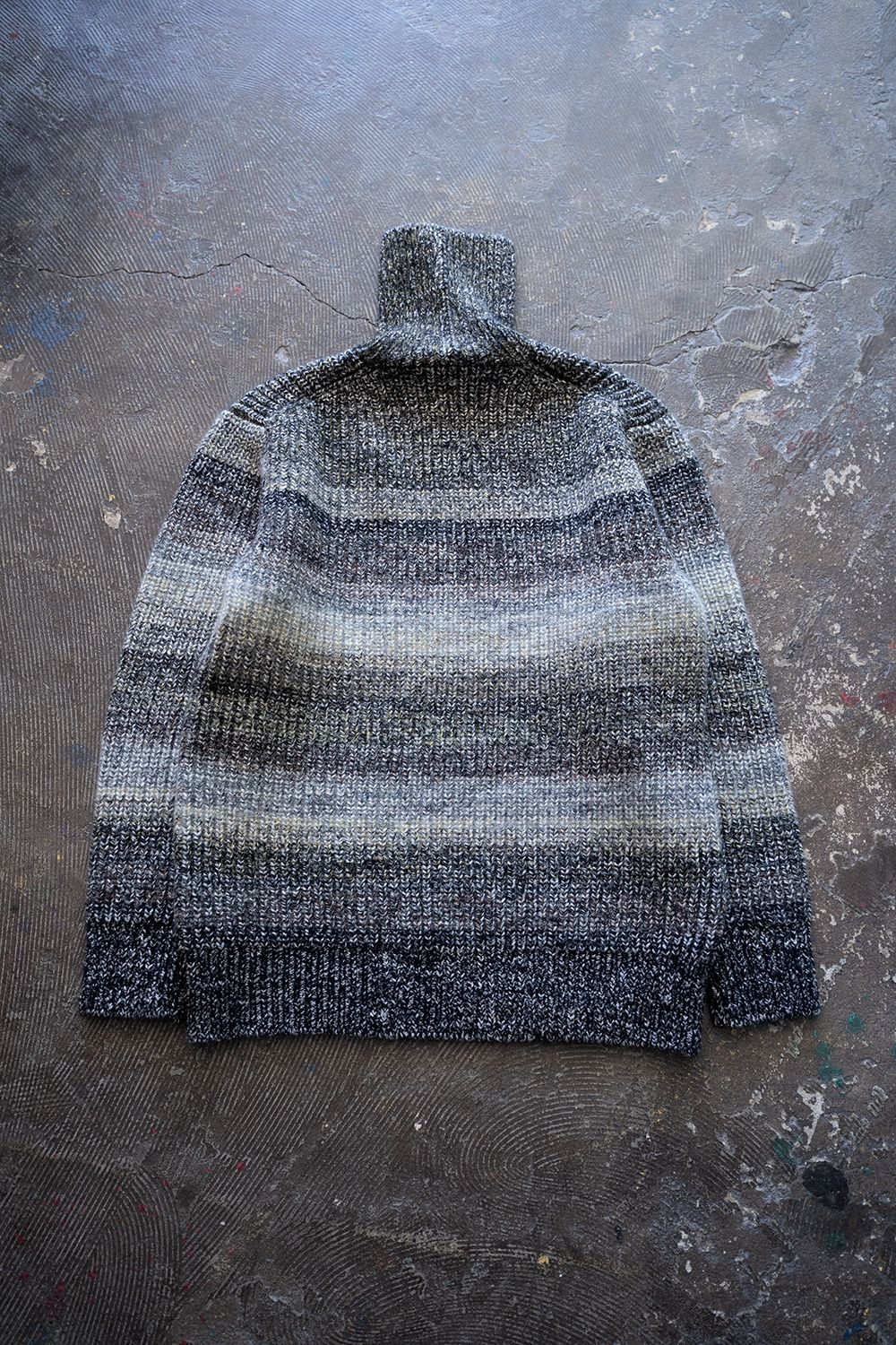 【ラスト1点】odd stripes turtle neck sweater(BLACK MIX)