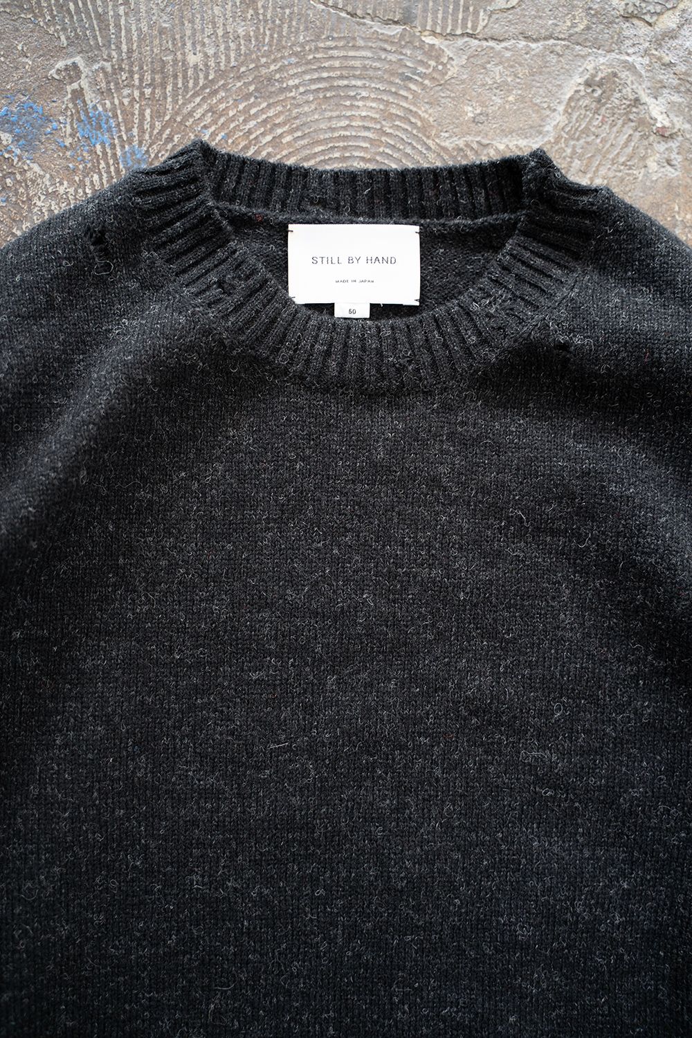 【25AW】ダメージクルーネックニット(DARK CHARCOAL)