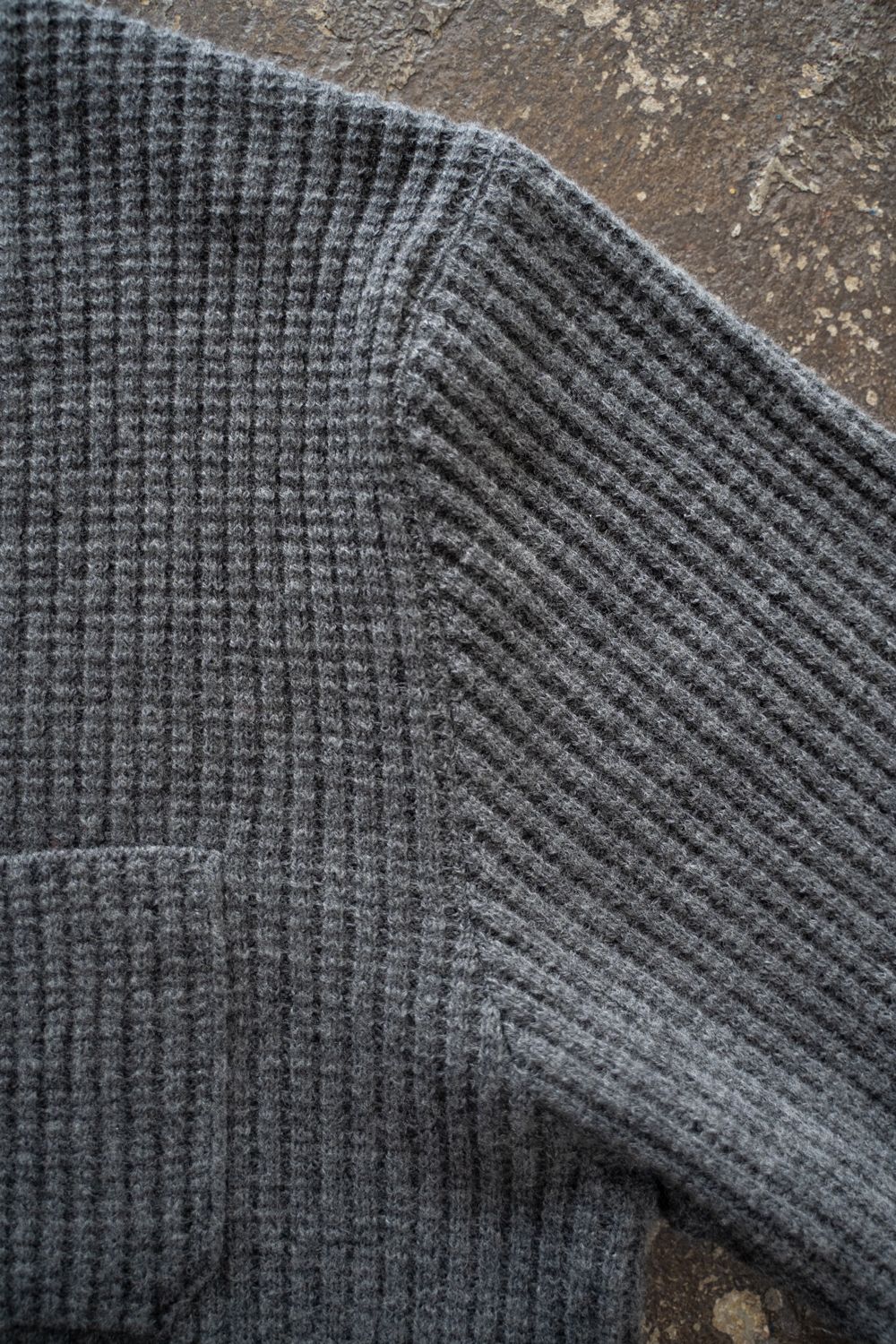 【25AW】ウール×シルクハイネックニット(GREY)