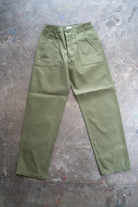 【ラスト1点】スビンコットンバックサテンベイカーパンツ(KHAKI)