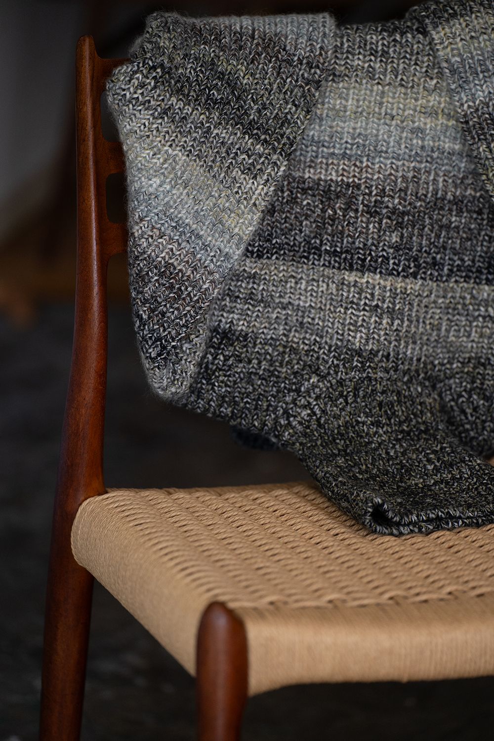【ラスト1点】odd stripes turtle neck sweater(BLACK MIX)