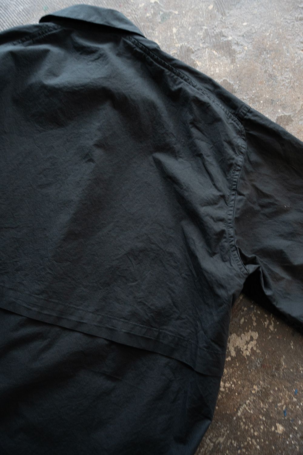 【26SS】ガーメントダイステンカラーハーフコート(BLACK NAVY)