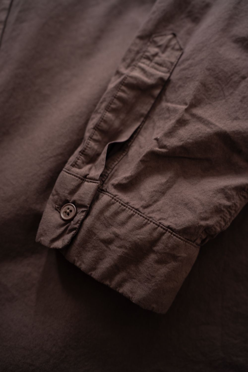 【26AW】ガーメントダイバンドカラーオーバーシャツ(REDDISH BROWN)