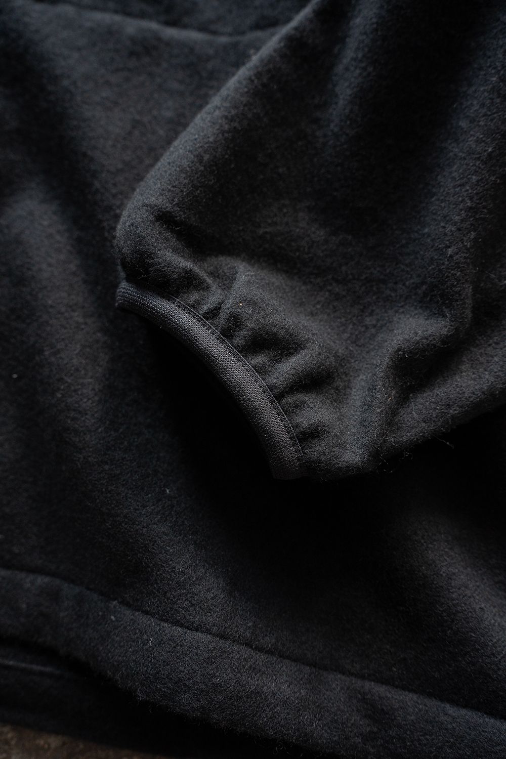 【26AW】カシミア混ジップブルゾン(BLACK)