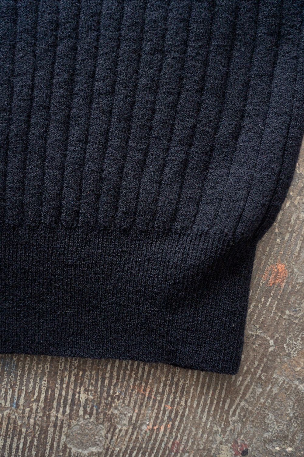 Hard twisted Shetlandwool RIB saddle shoulder crew neck sweater(NAVY)
