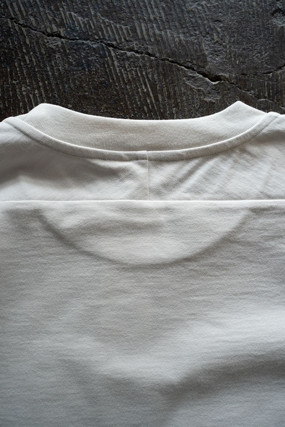 【ラスト1点】【22SS】オーガニックスビンコットンスプリットヨークTシャツ(LIGHT GRAY)