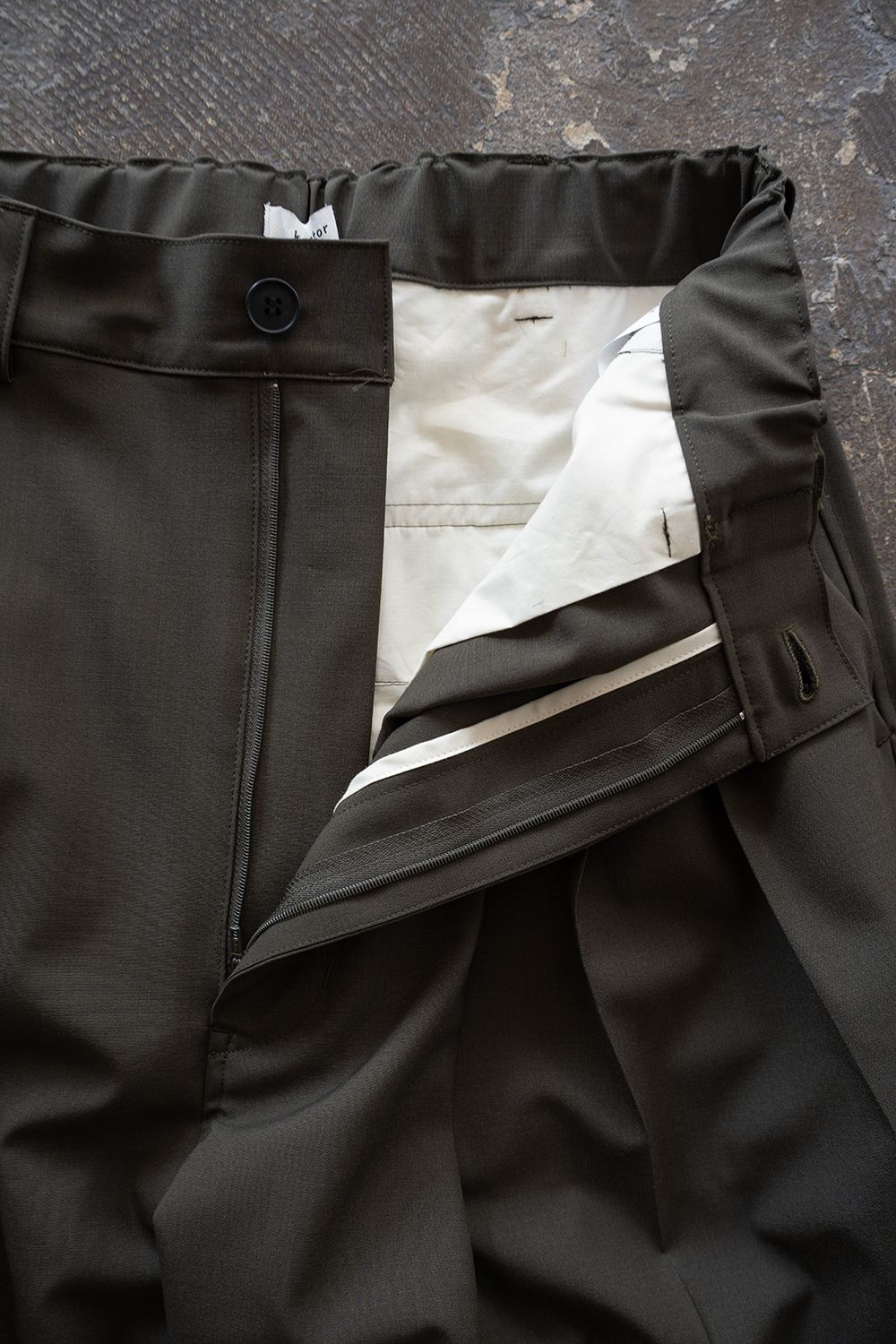 【26SS】Summer Wool 3 Pleat Pants(KHAKI)