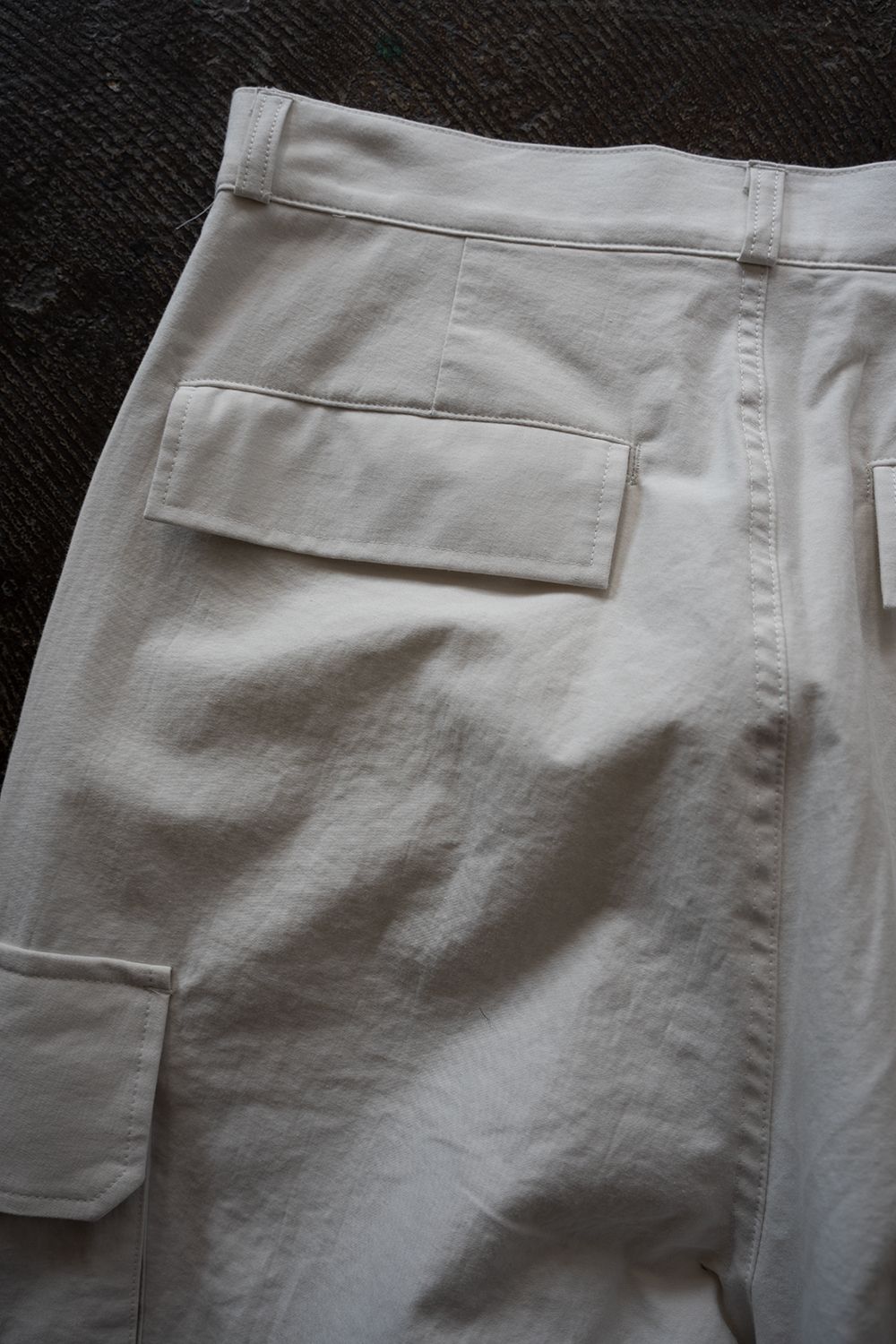 【26SS】コットンモールスキンカーゴパンツ(IVORY)
