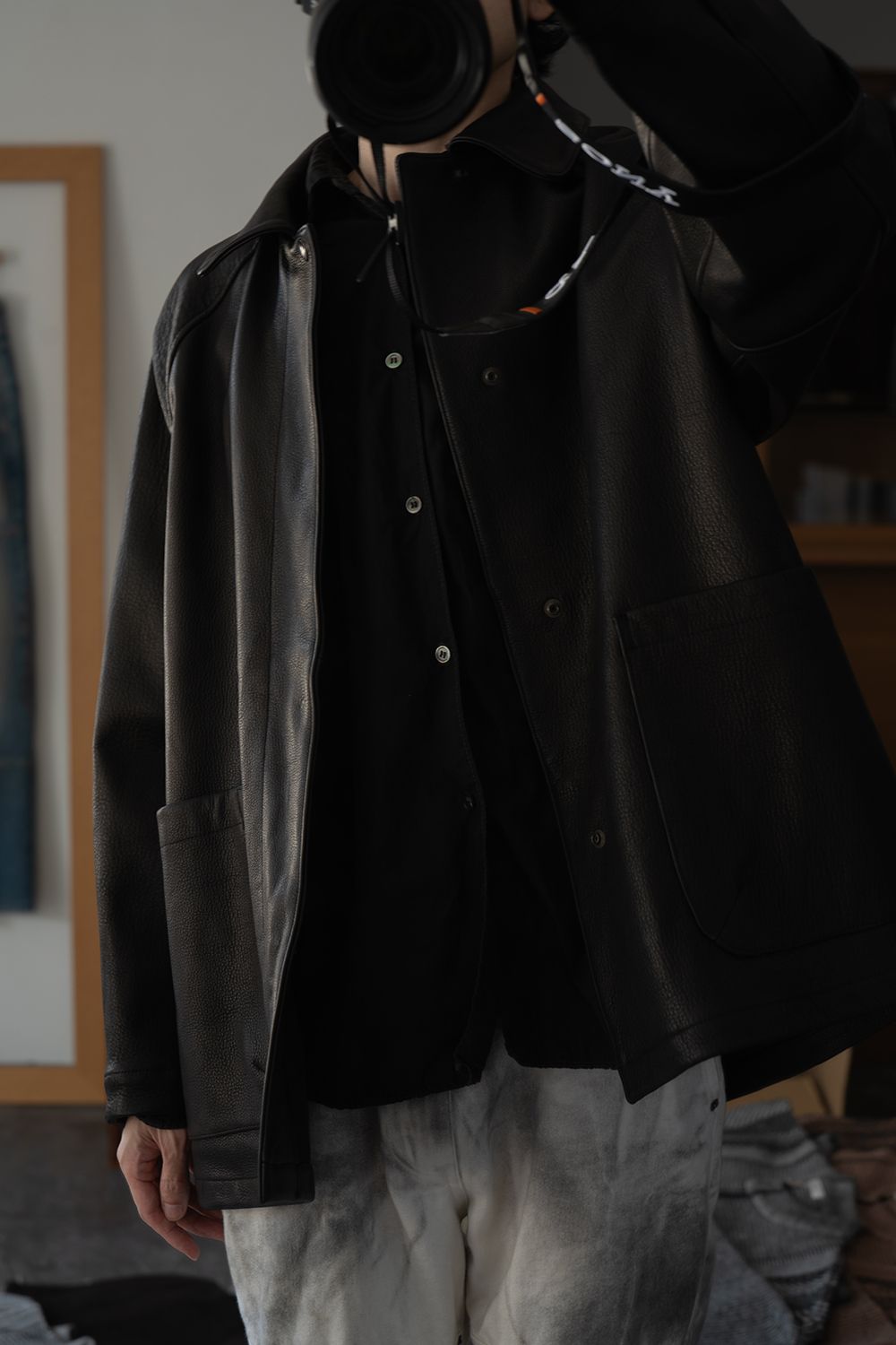 【26AW】カウレザーハーフコート(BLACK)