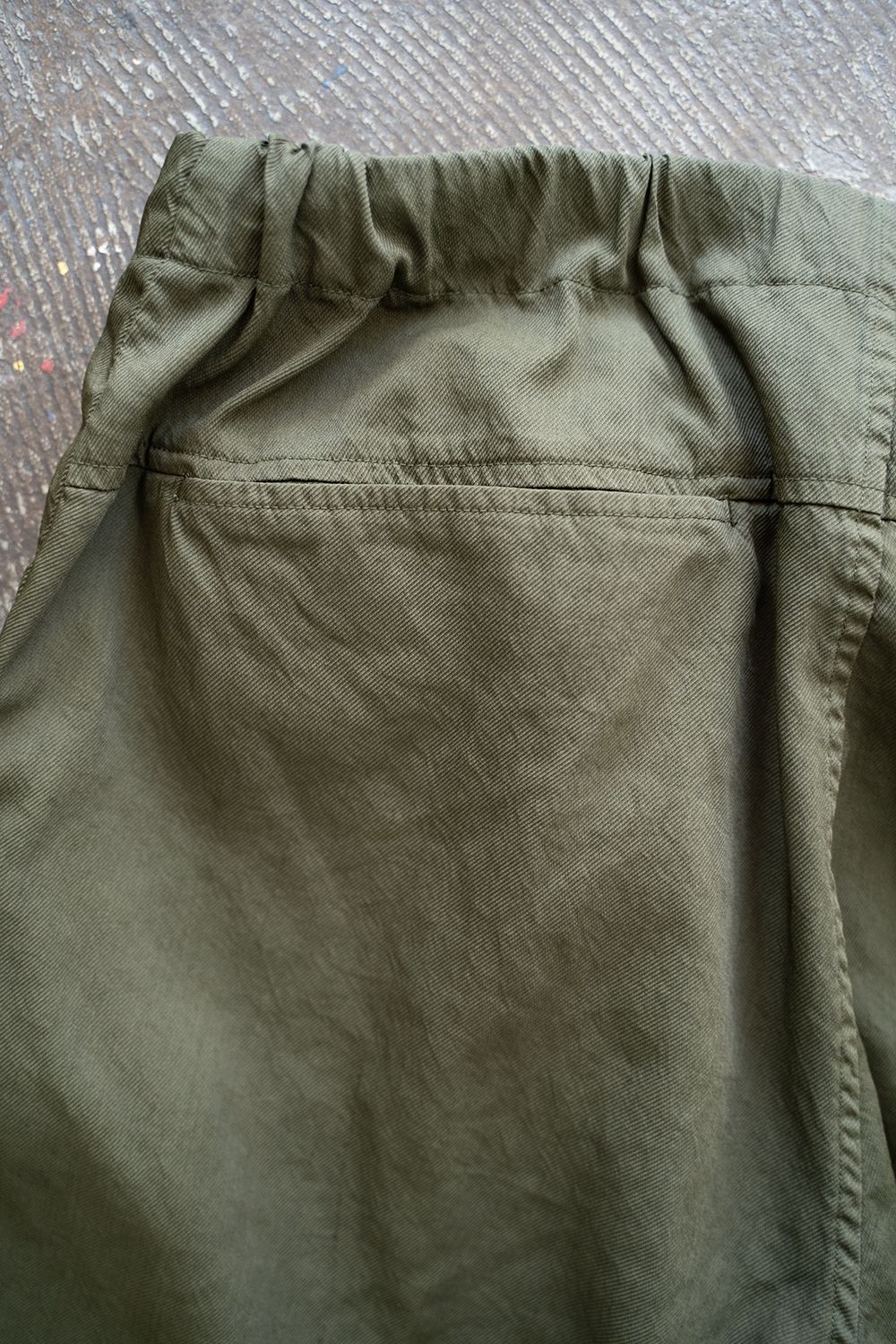 【ラスト1点】【24SS】中空ポリエステルイージーパンツ(DARK OLIVE)