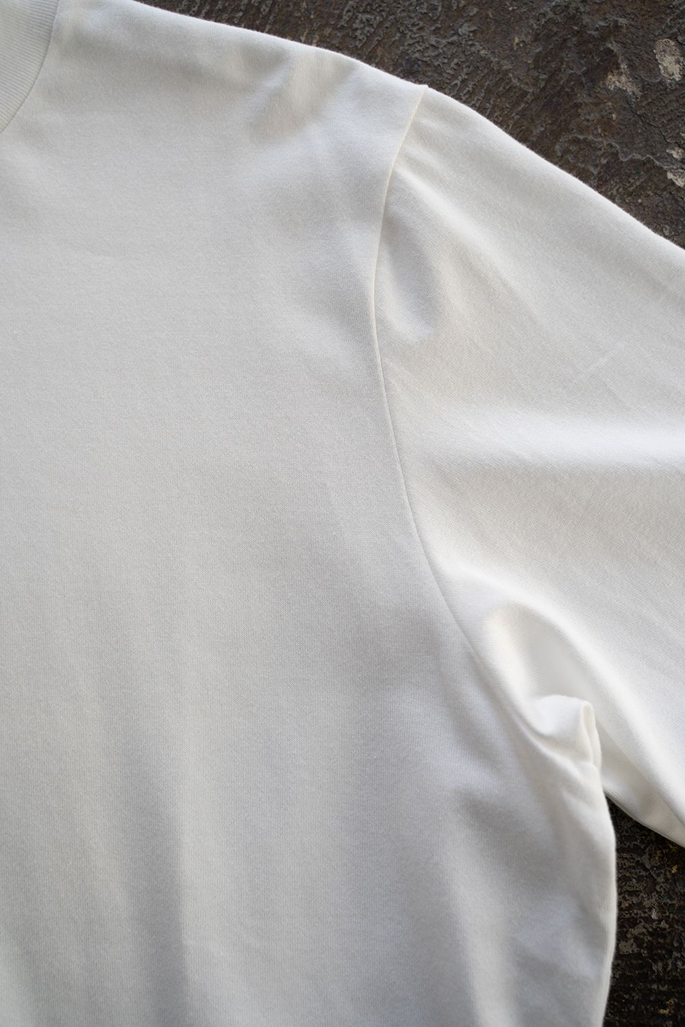 【ラスト1点】【23SS】"Zwischen Oberfläche und Punkt"Tシャツ(OFF WHITE)