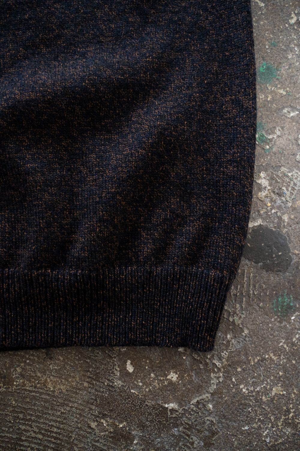 【25AW】モックネックメランジニット(MELANGE NAVY)