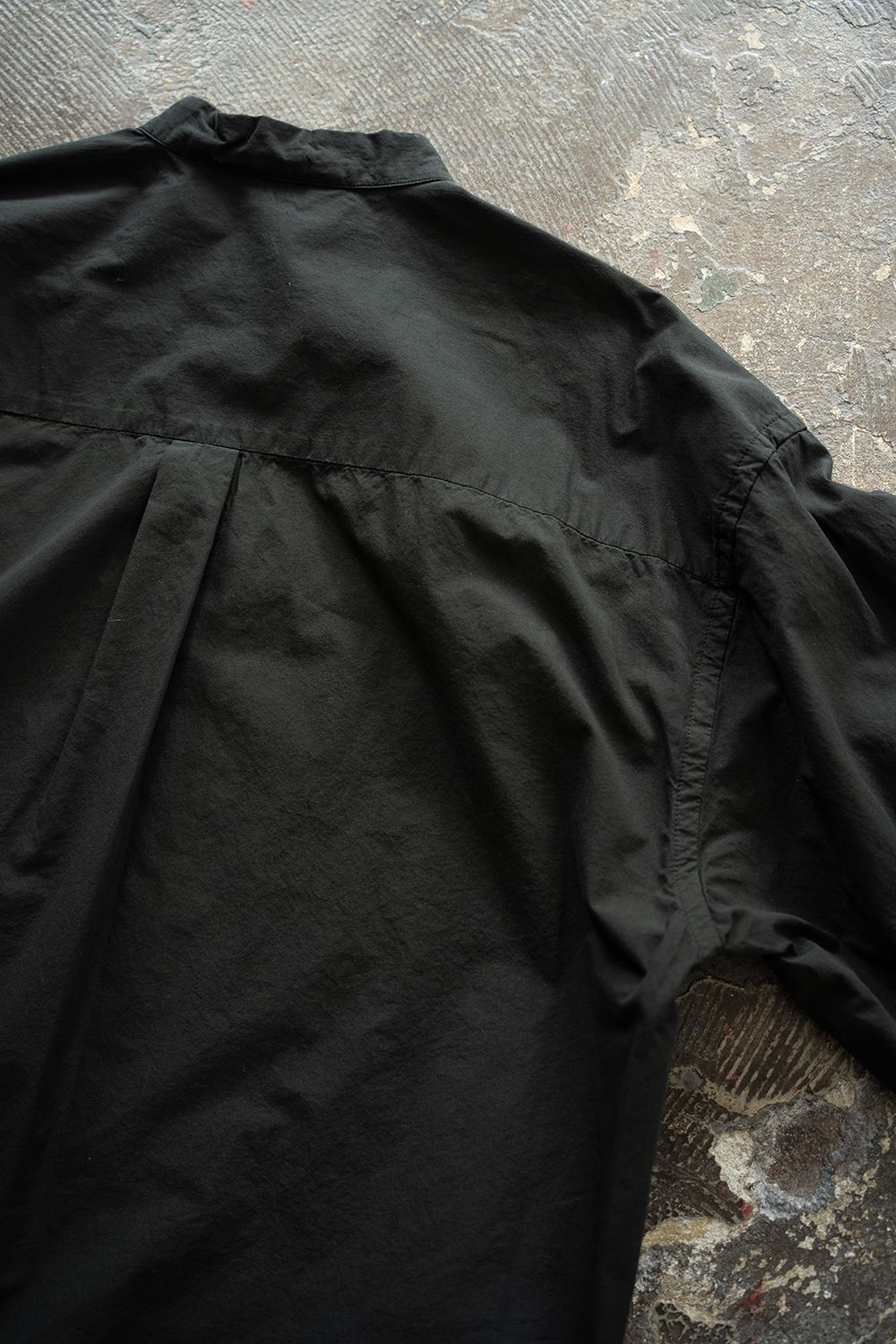 【26AW】ガーメントダイバンドカラーオーバーシャツ(INK BLACK)