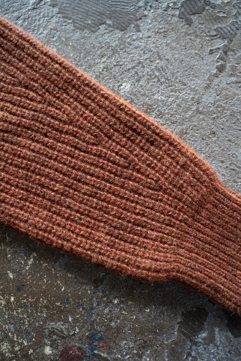 【ラスト1点】brushed yak/Shetland wool turtle neck sweater(BRICK)
