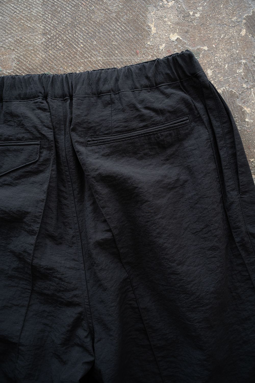 【26SS】ピンタックイージースラックス(BLACK)