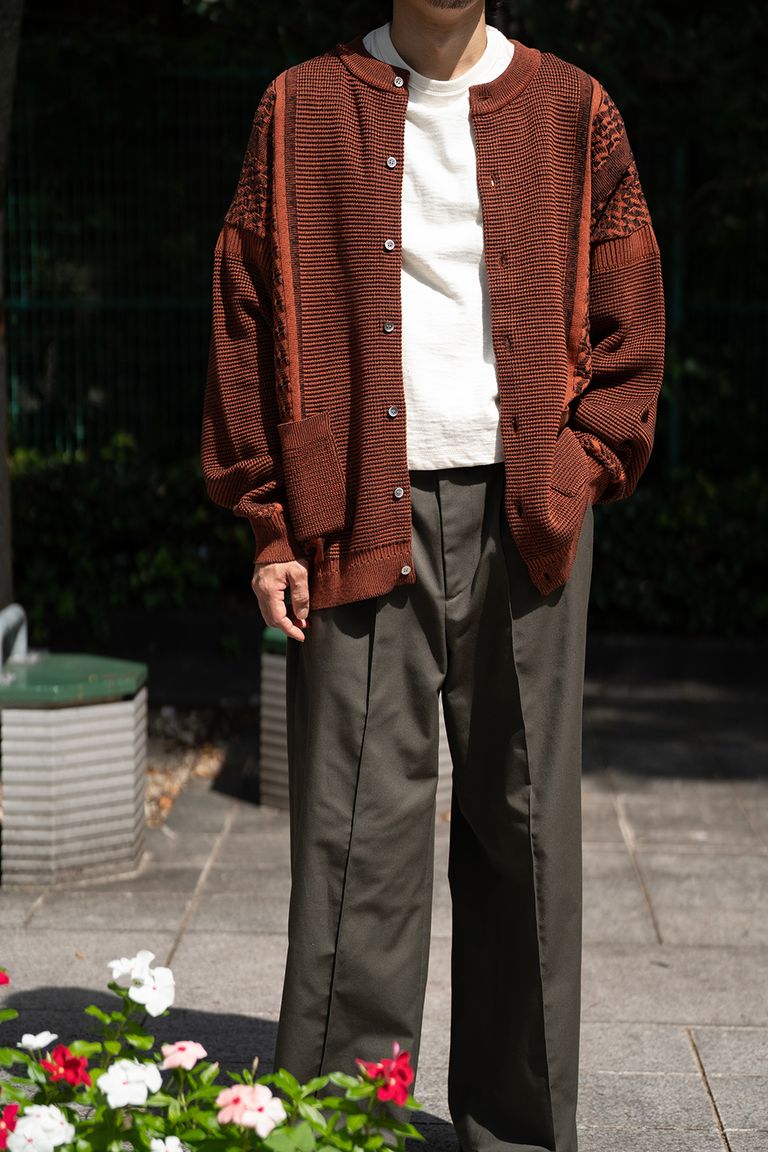 176cm、58kgの細身体型でサイズ3を着用しております。