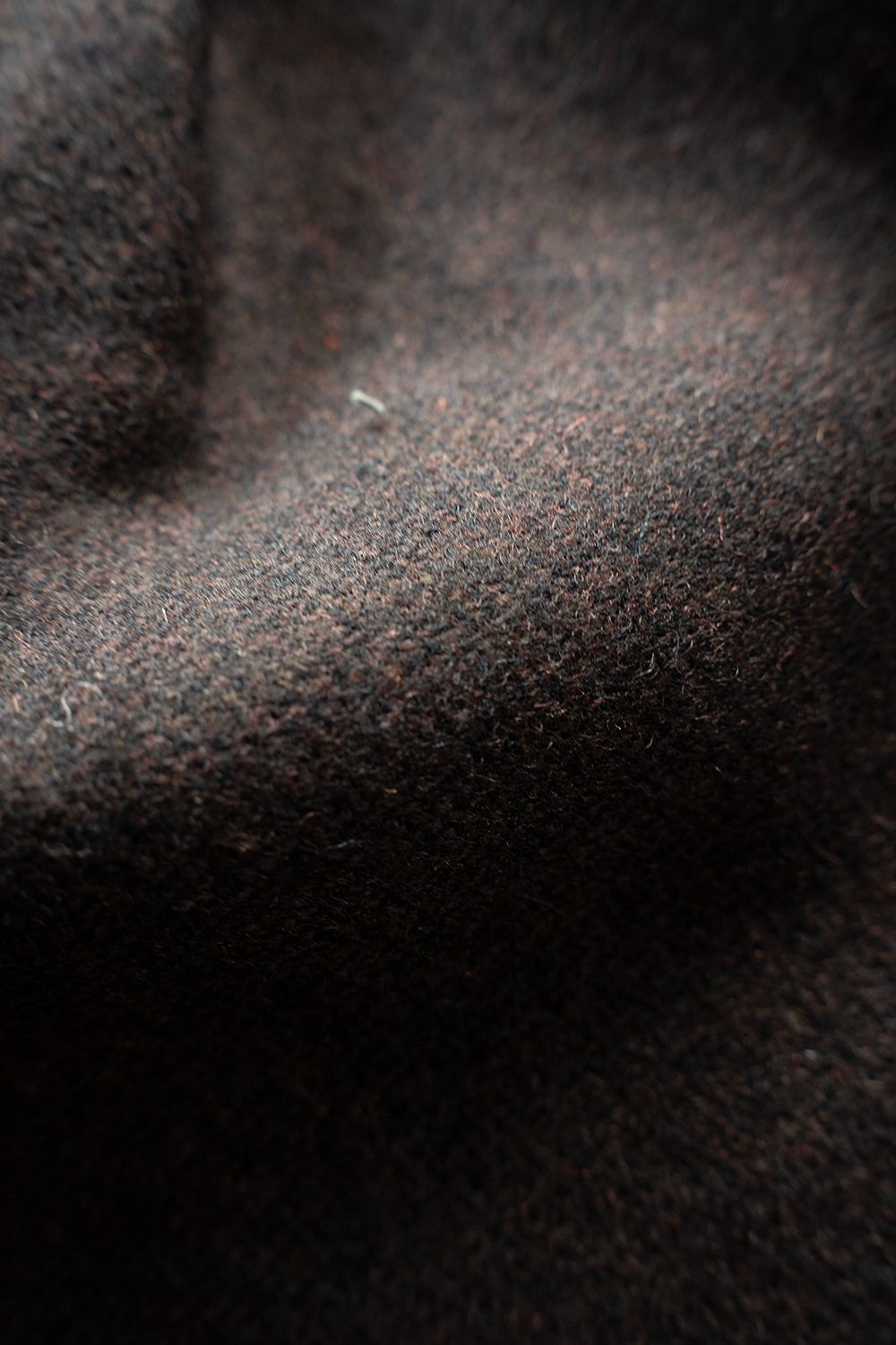 【26AW】ウール×ナイロンワンタックパンツ(DARK BROWN)