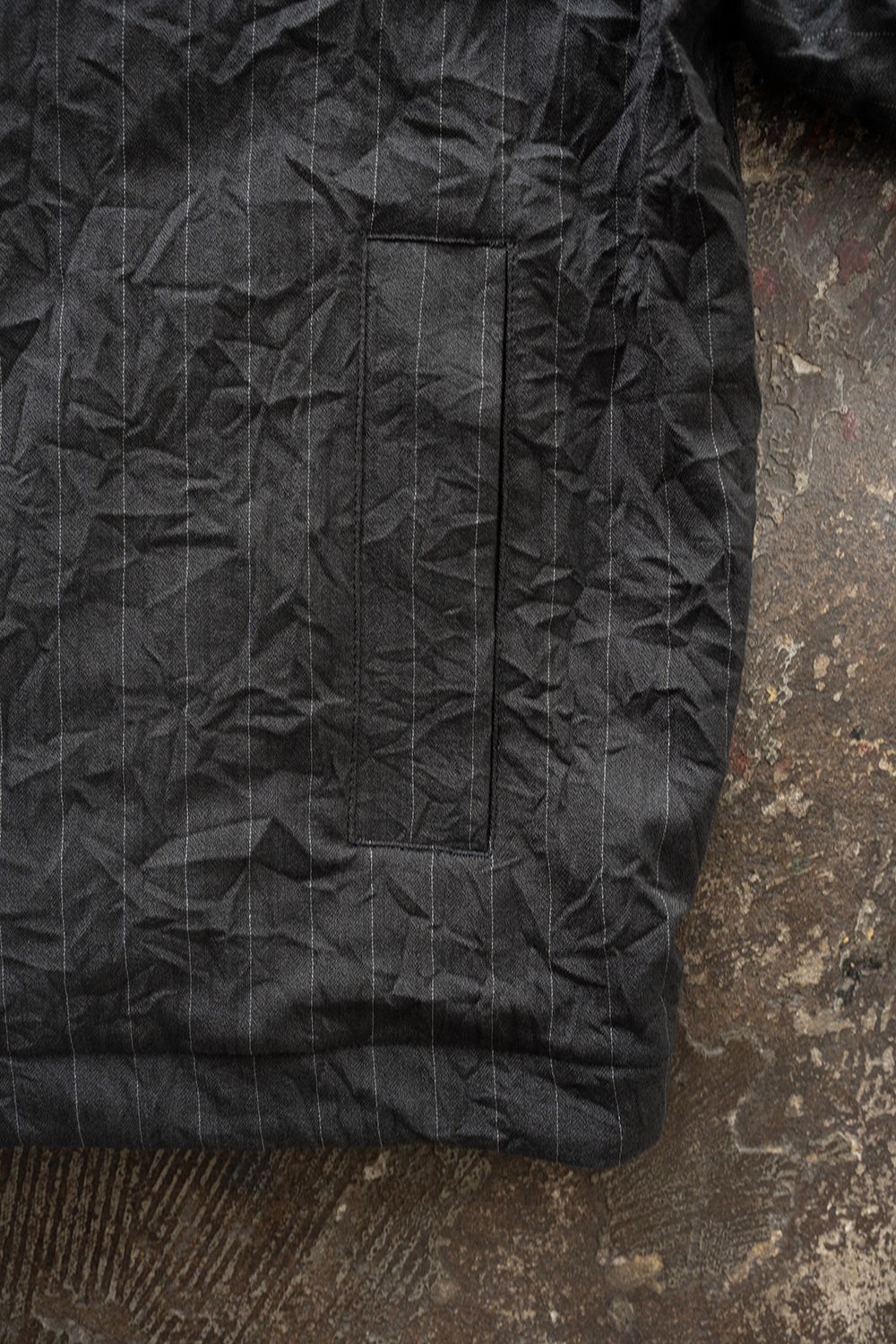 【26AW】先染めポリエステルジップブルゾン(CHARCOAL)