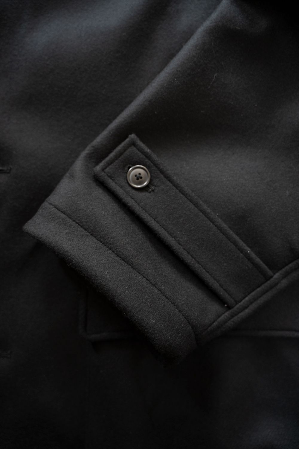 【25AW】Super110'Sメルトンステンカラーハーフコート(BLACK)